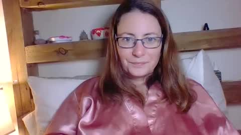 Snapshot of sexyemilyoliver chatting on 11/04/25, 09:41 Emily online show from 11/04/25, 09:41