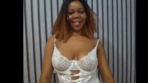 Snapshot of sexyeye368293 chatting on 11/23/25, 10:37 sexyeye368293 online show from 11/23/25, 10:37