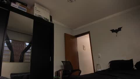 Snapshot of sexyflightz chatting on 12/10/24, 05:00 chris online show from 12/10/24, 05:00