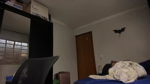 Snapshot of sexyflightz chatting on 12/18/24, 09:58 chris online show from 12/18/24, 09:58