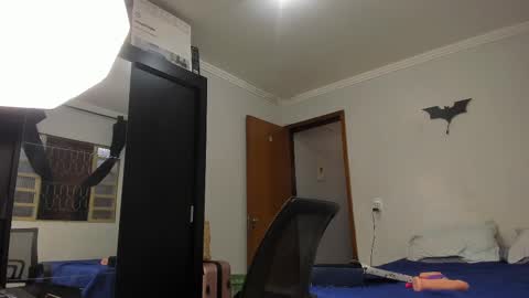 Snapshot of sexyflightz chatting on 03/03/25, 08:43 chris online show from 03/03/25, 08:43