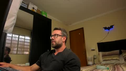 Snapshot of sexyflightz chatting on 09/16/25, 05:14 chris online show from 09/16/25, 05:14