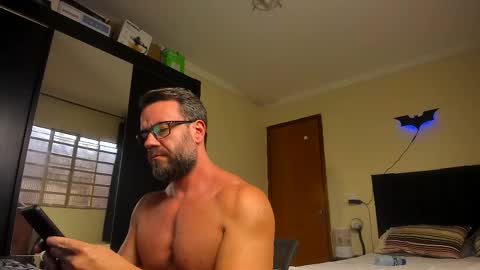 chris online show from 11/11/25, 04:18