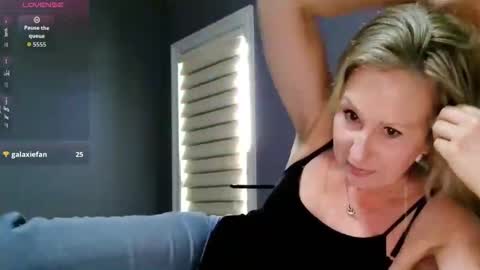 Snapshot of sexyfloridamilf chatting on 05/07/26, 02:22 LisaisLuscious online show from 05/07/26, 02:22