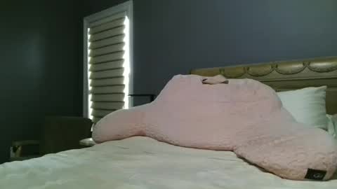 Snapshot of sexyfloridamilf chatting on 07/10/26, 01:58 LisaisLuscious online show from 07/10/26, 01:58