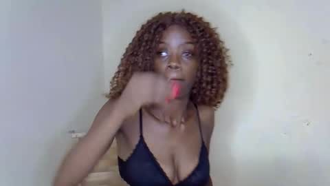 SexyHollyMontana1111 online show from 04/13/26, 06:41