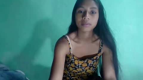 Snapshot of sexyjolie586 chatting on 05/23/26, 01:48 sexyjolie586 online show from 05/23/26, 01:48