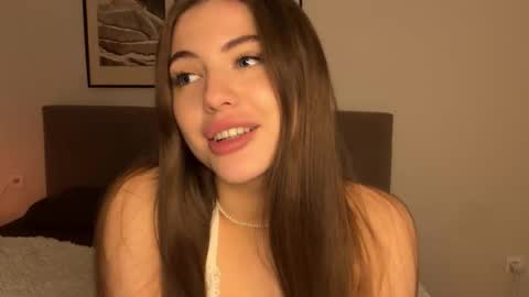 Snapshot of sexylabubu chatting on 11/04/25, 10:42 arya online show from 11/04/25, 10:42