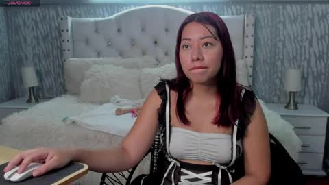 Snapshot of sexylaurita4u chatting on 04/27/26, 02:37 laura online show from 04/27/26, 02:37