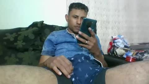 Snapshot of sexyleon69 chatting on 02/11/25, 04:55 Sexy leon online show from 02/11/25, 04:55
