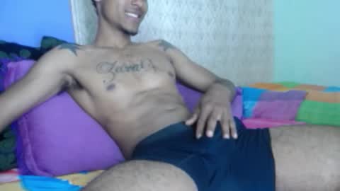 Snapshot of sexyleon69 chatting on 09/25/25, 06:33 Sexy leon online show from 09/25/25, 06:33