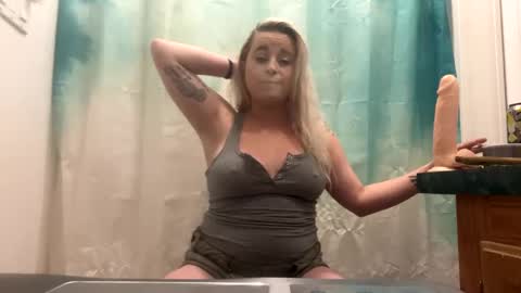Snapshot of sexylilb17 chatting on 03/06/25, 02:30 sexylilb17 online show from 03/06/25, 02:30