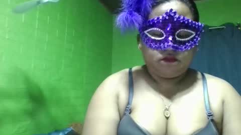 Snapshot of sexyloves143 chatting on 10/26/25, 12:05 sexyloves143 online show from 10/26/25, 12:05