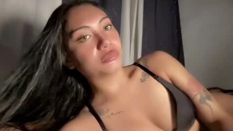 Snapshot of sexylovesappira chatting on 04/26/26, 01:14 maxine online show from 04/26/26, 01:14