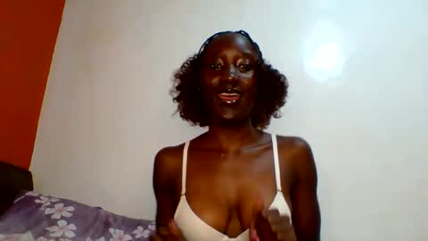 Snapshot of sexylucia5 chatting on 06/10/26, 10:14 sexylucia5 online show from 06/10/26, 10:14