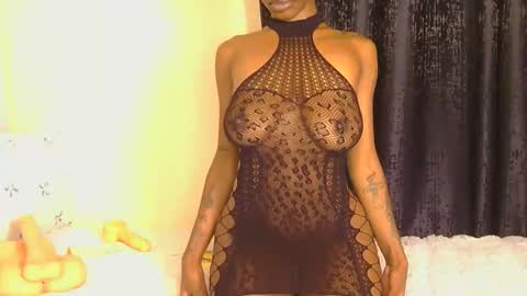 Snapshot of sexyluha chatting on 05/15/26, 08:05 sexyluha online show from 05/15/26, 08:05