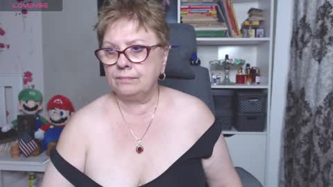 sexylynette4u online show from 10/26/25, 11:05