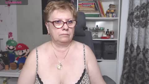 sexylynette4u online show from 11/27/25, 10:17