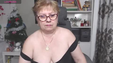 Snapshot of sexylynette4u chatting on 01/06/26, 10:30 sexylynette4u online show from 01/06/26, 10:30