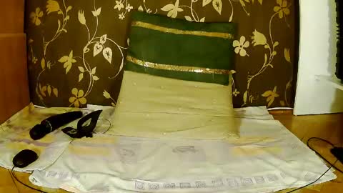 Snapshot of sexymayagold chatting on 04/21/26, 12:45 Squirty Maya Gold online show from 04/21/26, 12:45