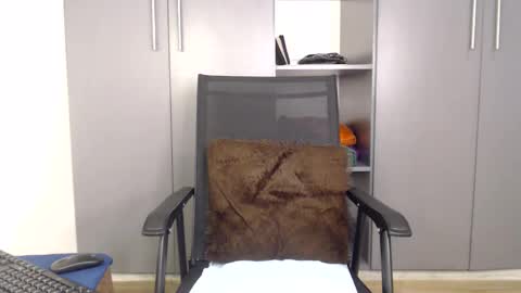 Snapshot of sexymia06 chatting on 05/11/26, 02:45 Melina online show from 05/11/26, 02:45