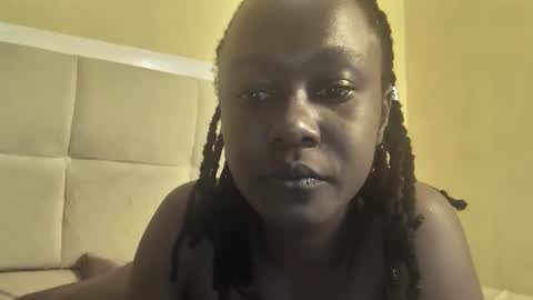 Snapshot of sexymia56 chatting on 09/09/25, 01:43 Miss mia online show from 09/09/25, 01:43