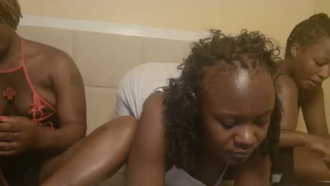 Snapshot of sexymia56 chatting on 09/18/25, 07:05 Miss mia online show from 09/18/25, 07:05