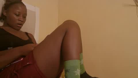 Snapshot of sexymia56 chatting on 10/01/25, 07:36 Miss mia online show from 10/01/25, 07:36