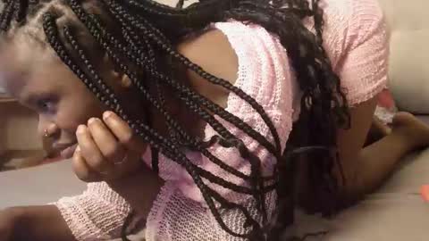 Snapshot of sexymia56 chatting on 10/12/25, 01:37 Miss mia online show from 10/12/25, 01:37