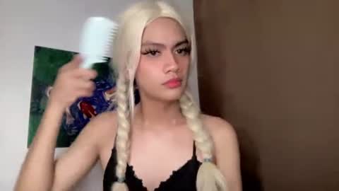 Snapshot of sexynakedweapon chatting on 05/12/26, 09:28 LIEZEL online show from 05/12/26, 09:28