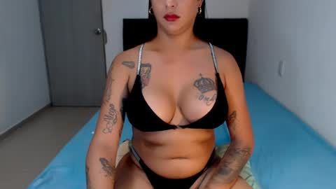 Snapshot of sexynatalia25 chatting on 06/19/26, 06:56 Natalia Duran online show from 06/19/26, 06:56