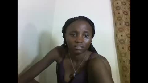 Snapshot of sexyneedle22 chatting on 02/15/25, 06:01 VIVIAN online show from 02/15/25, 06:01