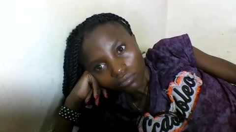Snapshot of sexyneedle22 chatting on 02/18/25, 05:53 VIVIAN online show from 02/18/25, 05:53