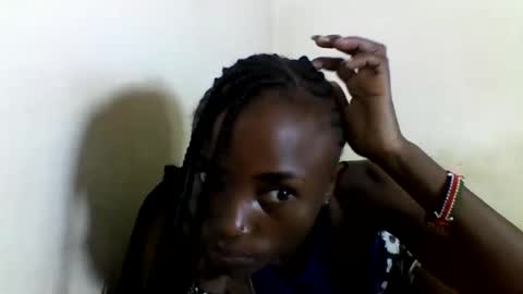 Snapshot of sexyneedle22 chatting on 03/08/25, 05:17 VIVIAN online show from 03/08/25, 05:17