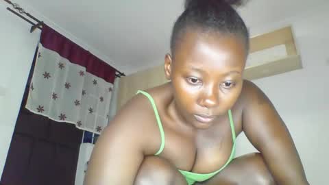 Snapshot of sexypamm chatting on 05/27/26, 01:24 sexypamm online show from 05/27/26, 01:24