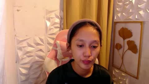 Snapshot of sexypinayirish chatting on 12/23/25, 10:35 IRISH online show from 12/23/25, 10:35