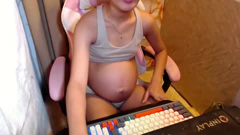 Snapshot of sexypinayirish chatting on 02/14/26, 07:38 IRISH online show from 02/14/26, 07:38