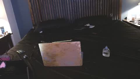 Snapshot of sexypossum chatting on 09/15/25, 03:28 Possum online show from 09/15/25, 03:28