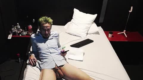 Snapshot of sexypossum chatting on 11/26/25, 07:20 Possum online show from 11/26/25, 07:20