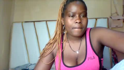 Snapshot of sexypussy983 chatting on 07/16/26, 04:40 Micky online show from 07/16/26, 04:40