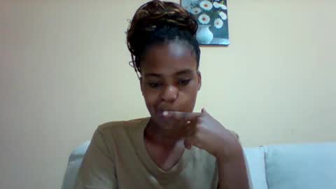 Snapshot of sexyqueen3457132 chatting on 03/05/25, 01:28 DOVY ACHIENG online show from 03/05/25, 01:28