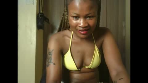 queenivy online show from 12/01/25, 06:07