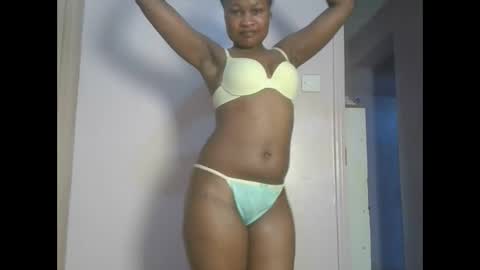 queenivy online show from 12/14/25, 07:58