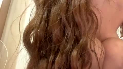 Snapshot of sexysexydream chatting on 01/19/25, 08:09 Anya online show from 01/19/25, 08:09