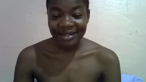 Snapshot of sexyshaz22 chatting on 04/05/26, 01:41 sexyshaz22 online show from 04/05/26, 01:41