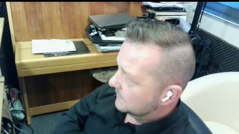 Snapshot of sexysteve80 chatting on 11/12/25, 01:00 sexysteve80 online show from 11/12/25, 01:00
