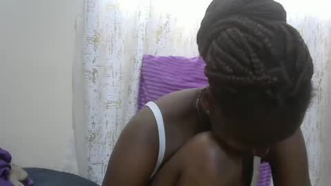 Snapshot of sexytinyy chatting on 09/27/25, 09:47 maria online show from 09/27/25, 09:47