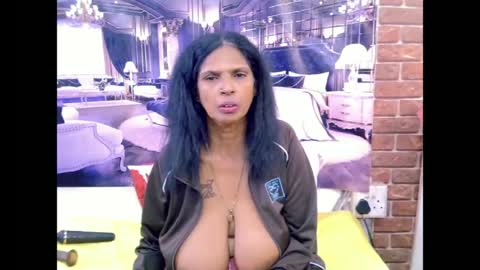 Snapshot of sexyva4u2luv chatting on 06/29/26, 11:21 sexyva4u2luv online show from 06/29/26, 11:21