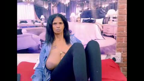 Snapshot of sexyva4u2luv chatting on 07/01/26, 11:48 sexyva4u2luv online show from 07/01/26, 11:48