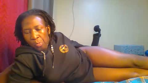 Snapshot of sexyvivy chatting on 05/12/26, 03:53 VIVIAN online show from 05/12/26, 03:53
